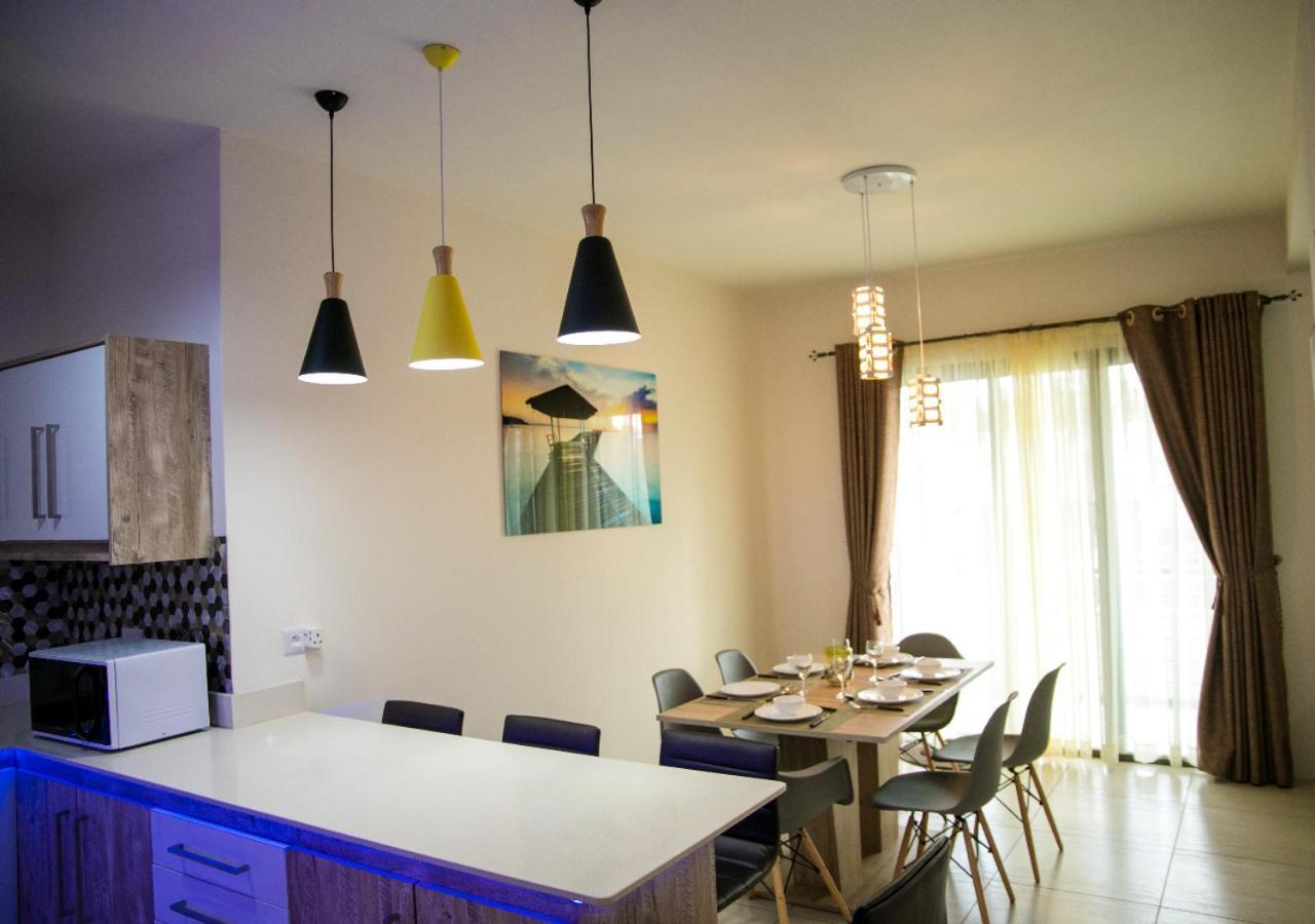 Luxury 2 Bedroom Apartment With Pool - Close To Flic-En-Flac Beach Екстер'єр фото