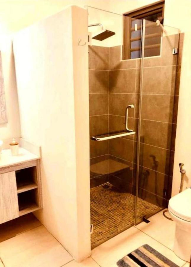 Luxury 2 Bedroom Apartment With Pool - Close To Flic-En-Flac Beach Екстер'єр фото